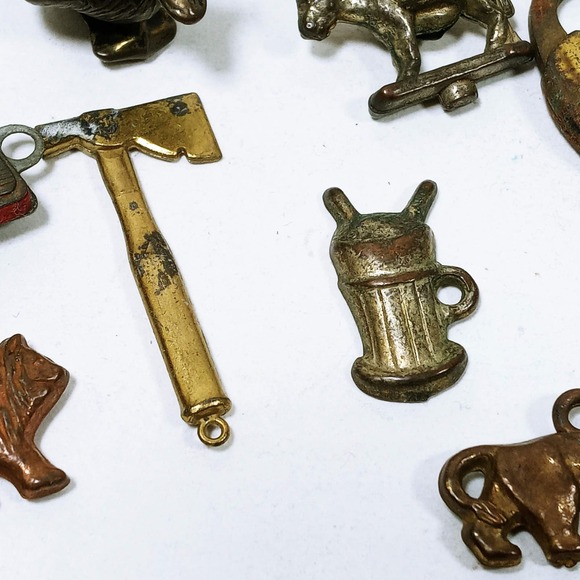 Vtg Cracker Jack Gumball Prize Metal Charms Hermonica Elsie Cow Tomahawk Teeth - Picture 4 of 9